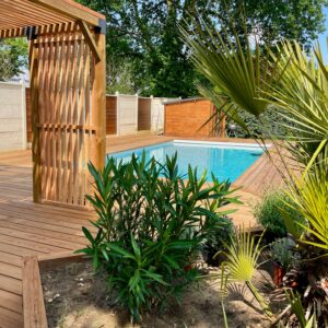 Espace de réception extérieur aménagé par Koara Bordeaux